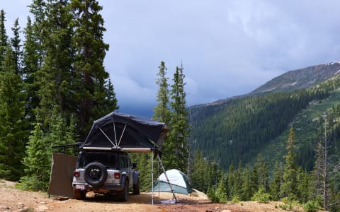 2024 Jeep Wrangler with Roof top tent + Starlink I