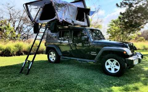 Jeep Wrangler by Easy Camping Maui