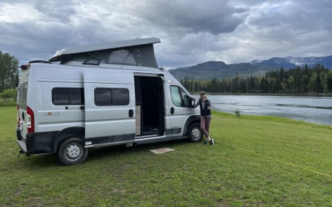 2022 YOLO Van Adventures Winnebago Solis