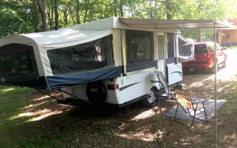 2010 Coleman Sun Valley Popup Camper (delivery onl