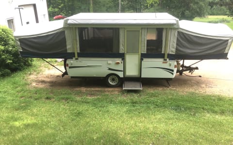 2010 Coleman Sun Valley Popup Camper (delivery onl