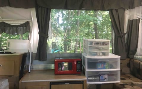 2010 Coleman Sun Valley Popup Camper (delivery onl