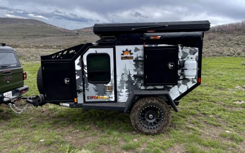 Pawventure - Off Road Trailer - PAW-1 (sleeps 4-6)