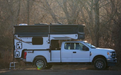 F250 4x4 with Indoor wetbath/toilet 2023 Palomino 