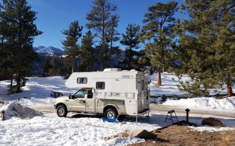 Ford F250 4x4 Off-Grid Truck Camper with good airp