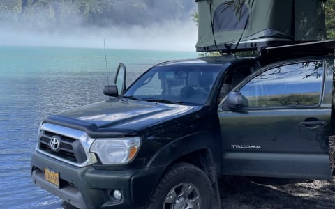 2012 Toyota Tacoma Camper with hard shell RTT