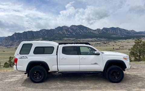 4X4 Toyota Tacoma LongBed Camper