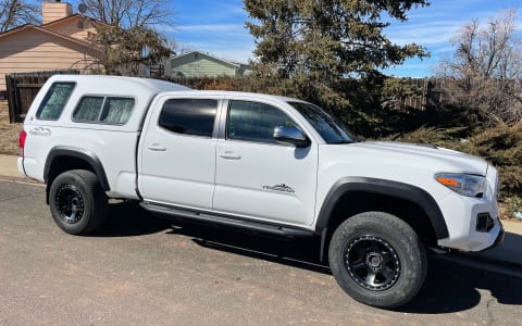 4X4 Toyota Tacoma LongBed Camper