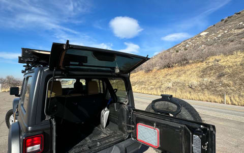 Adventure Jeep w/Slide Out Kitchen