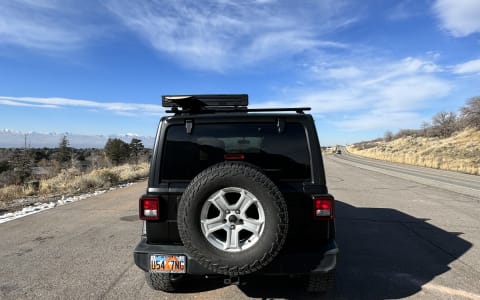 Adventure Jeep w/Slide Out Kitchen