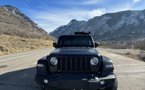 Adventure Jeep w/Slide Out Kitchen