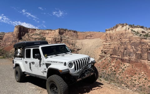 2021 Jeep Gladiator with XL Roofnest tent