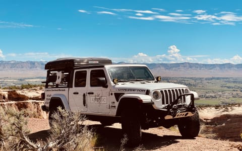 2021 Jeep Gladiator with XL Roofnest tent