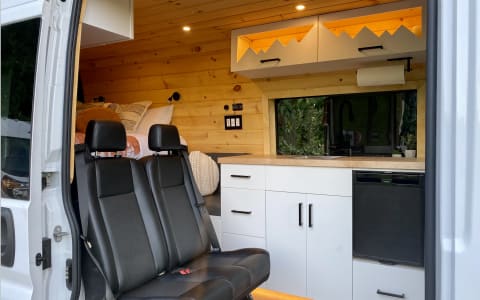 THE FAMILY WANDERER CAMPER VAN!