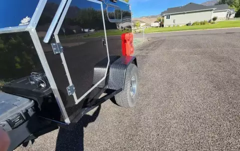 Off road teardrop trailer