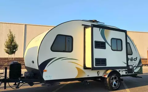 2014 R pod by Forest River 20ft with slide out!