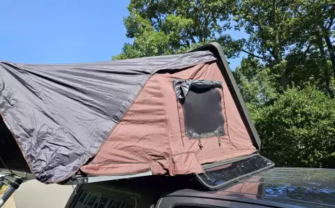 iKamper SkyCamp, Rooftop tent with accessories...
