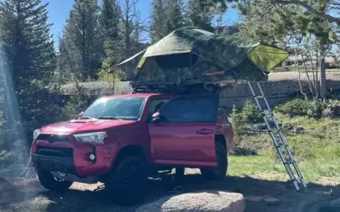 Yakima rooftop tent