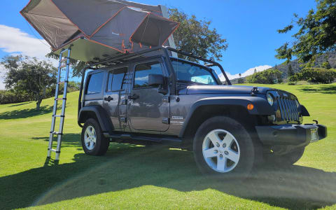 Jeep Wrangler JK by Easy Camping Maui