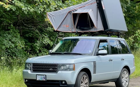 Land Rover camper