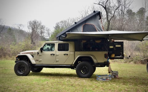 OFF GRID JEEP GLADIATOR