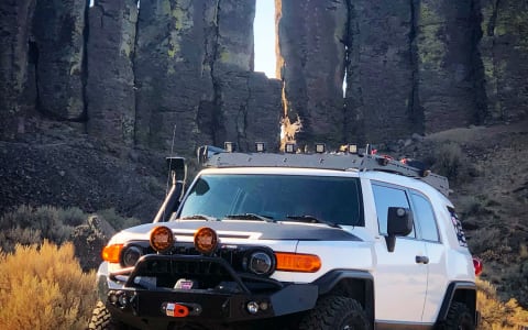 4x4 FJ Cruiser with Rooftop Tent for Four Points A