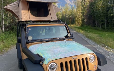 Jeep Rubicon (Manual) with Rooftop Tent