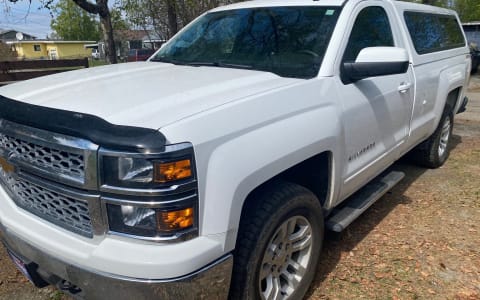 2015 Chevrolet Silverado w/ camper shell