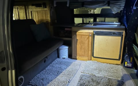 Popup / sleeps 4 Econoline 150 (with campsites ava