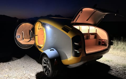 Teardrop Camper (2): A Unique Adventure Awaits!