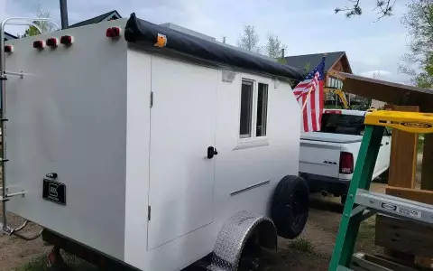 Off grid camper trailer